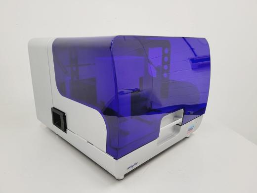 Qiagen QIAgility Automated PCR Workstation Lab-cover