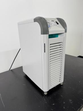Julabo Recirculating Chiller Floor-Standing Laboratory Temperature Control System-cover