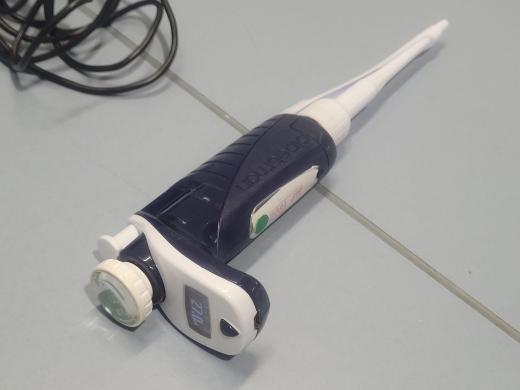 Single-channel electronic pipette F81044 GILSON P300M 20 to 300 µl-cover