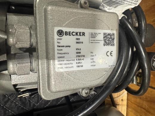 Becker VT4.8 Motor-Integrated Rotary Vane Vacuum Pump for Laboratory Use-cover