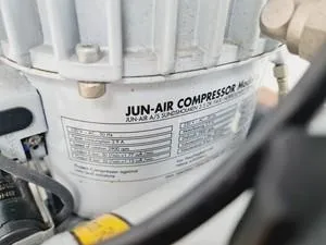 Jun-Air 6/6-4 Quiet Running Laboratory Compressor, 5 of 12