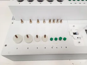 Illumina Genome Analyser IIx System with PEM IIX and Cluster Station for High-Throughput DNA Sequencing, 24 of 39