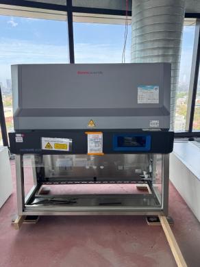Thermo MaxiSafe 2030i 5' BioSafety Cabinet-cover