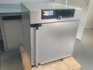 MEMMERT UF110 Universal Oven and Incubator with Forced Convection, 300°C, 108L Capacity, 2 of 8