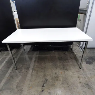 TRUSCO TD1575 Laboratory Workbench with White Top and Silver Legs, 1500×750×700mm