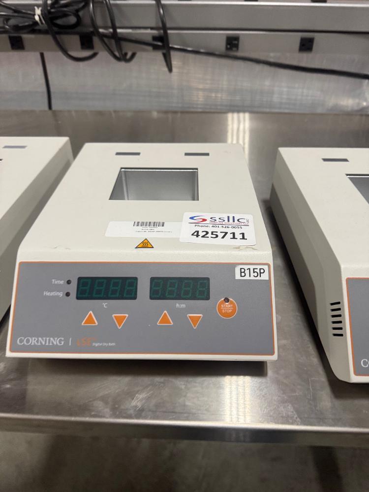 Corning LSE Digital Dry Bath Incubator Model 6875-SB with Precise Temperature Control