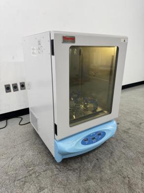 Thermo Scientific MaxQ 6000 Temperature-Controlled Incubator Shaker-cover