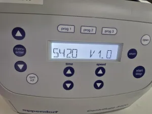 Eppendorf 5420 Non-Refrigerated Microcentrifuge for Molecular Biology, 3 of 9