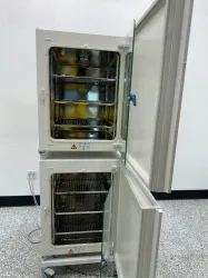 Thermo HERAcell 150i Double Stack CO2 Incubator for Cell Culture and Bioprocessing, 3 of 4