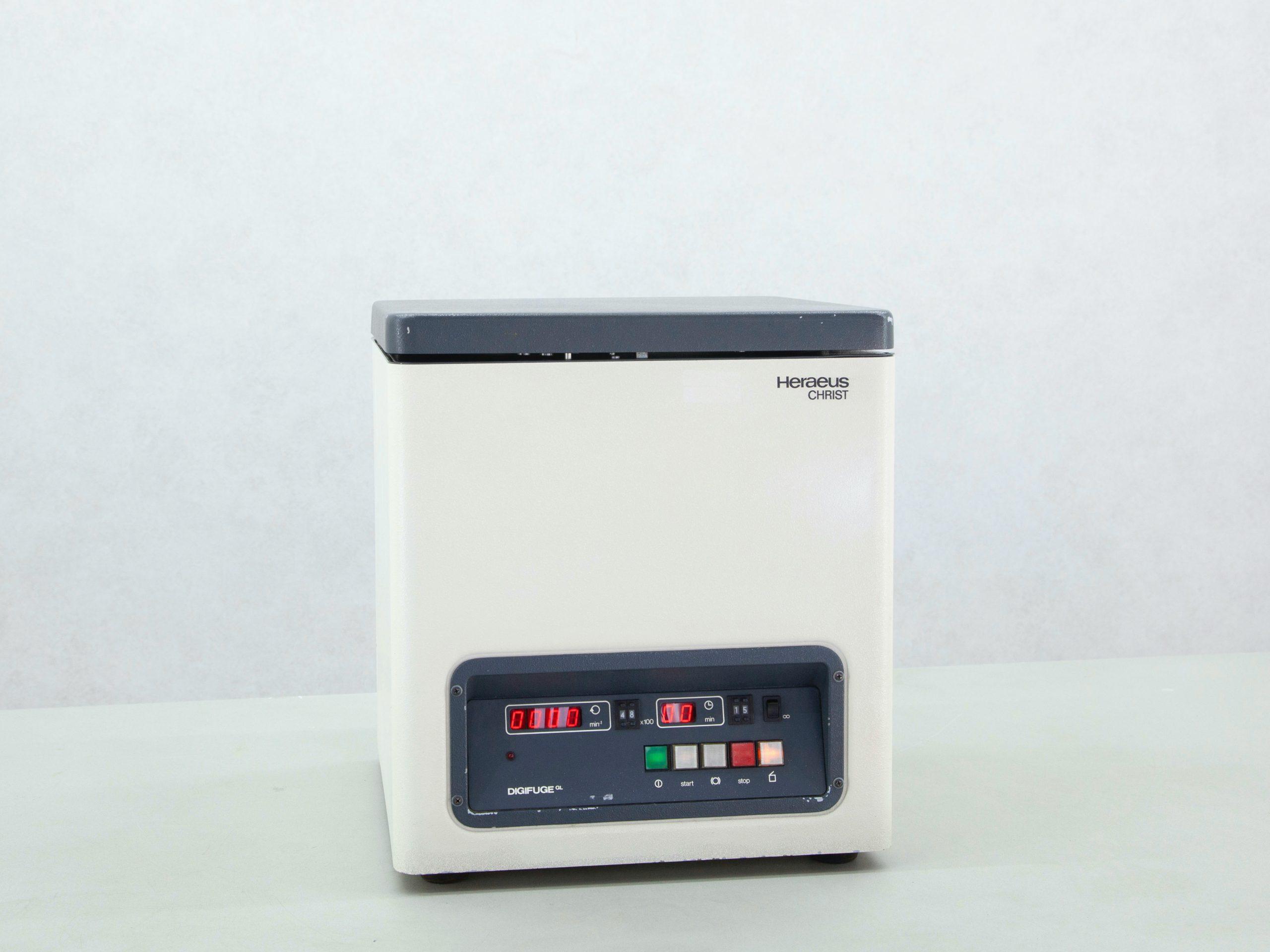 Heraeus Christ type 2200 Digifuge Tabletop Centrifuge