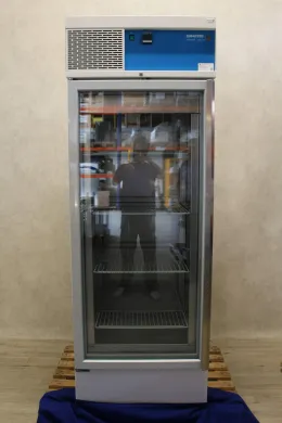 Elbanton LT 650 BBK/G Refrigerated Incubator