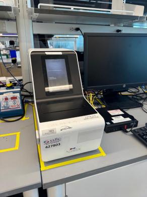 Accellix AX-165 Benchtop Flow Cytometer with Integrated Touchscreen Interface-cover