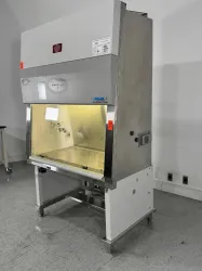 Nuaire Labgard ES Class II A2 4' Biosafety Cabinet, 2 of 4