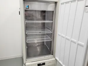 Sanyo MDF-U441 Medical Laboratory Freezer, 5 of 15