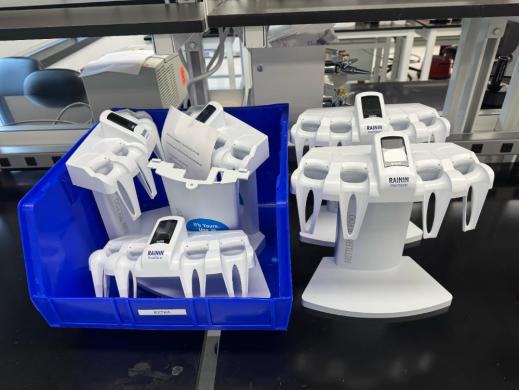 Rainin SmartStand SCS-B Electronic Pipette Stand for E4, E8, and E12 Pipettes-cover