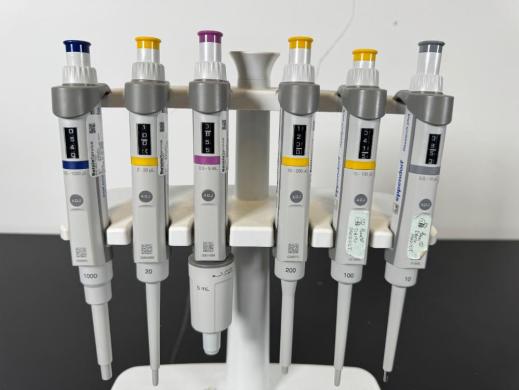 Eppendorf Research Plus Single-Channel Adjustable Volume Micropipette Set (6 pcs)-cover