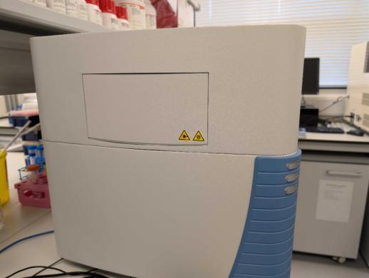 Thermo Fisher Scientific CellInsight CX7 High Content Microscope for Automated Cell Imaging-cover