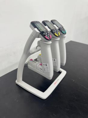 Thermo Scientific E1-ClipTip Electronic Pipettes with Equalizers and Stand-cover