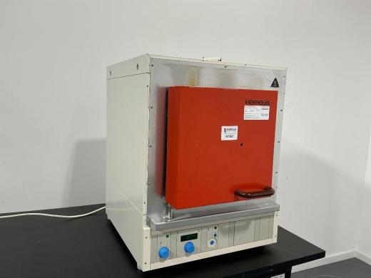 Kendro Heraeus M110 Laboratory Oven for Precise Heating up to 1100°C-cover