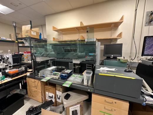 Tecan Freedom EVO-2 150 Base Automated Liquid Handling Robot-cover