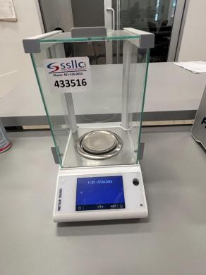 Mettler Toledo ML104T Analytical Balance with Draft Shield and Touchscreen-cover