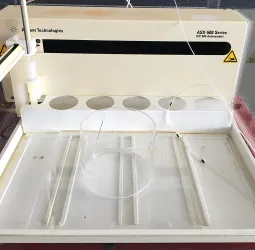 CETAC ASX-520 Random Access Autosampler with ENC-500 Anti-Contamination Enclosure, 2 of 14