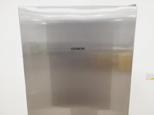 Siemens KG33VVIEAG/03 Laboratory Fridge Freezer for Sample and Biomedical Storage, 11 of 13