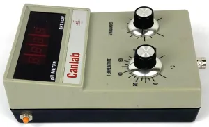 Canlab 607 Portable pH-Temperature Meter for Field and Laboratory Use, 5 of 13