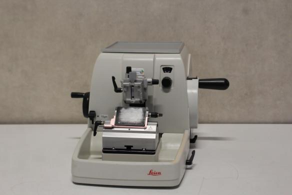 Leica RM2235 Rotary Microtome for Precision Tissue Sectioning-cover