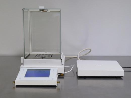 Sartorius Cubis MSA125P-100-DU Semi-Micro Analytical Balance with isoCAL Auto-Calibration-cover