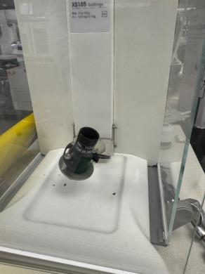 Mettler Toledo XS105DU Analytical Balance with Draft Shield and Touchscreen-cover