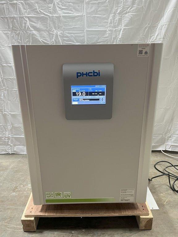 PHCbi MCO-170AICUVL-PA CO2 Incubator with Advanced UV Sterilization for Cell Culture