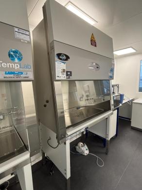 NuAire NU-543-400ES Class II Biosafety Cabinet with Stainless Steel Work Surface-cover