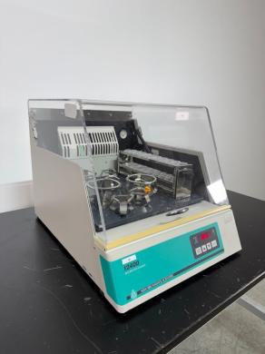 New Brunswick I2400 Incubator Shaker-cover
