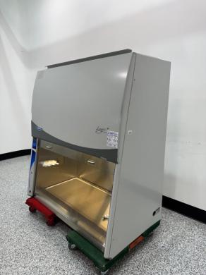 Labconco Logic+ 4' Class II Biological Safety Cabinet for Containment and Sterile Processing-cover