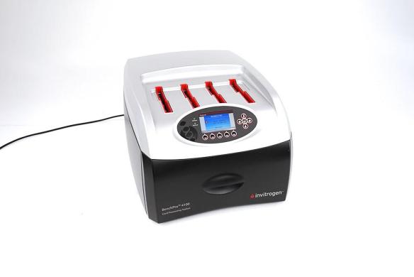 Invitrogen BenchPro 4100 Western Blot Processing Station-cover