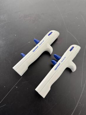 Eppendorf Repeater M4 Manual Pipet Filler for Precise Liquid Dispensing – Pack of 2-cover