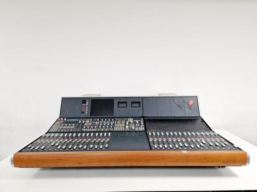 Calrec Zeta Sound/Broadcast Audio Console 24 Channel- Ex BBC - Spares/Repair 
        NOTE - THIS IS A SPARES/REPAIRS ITEM-cover