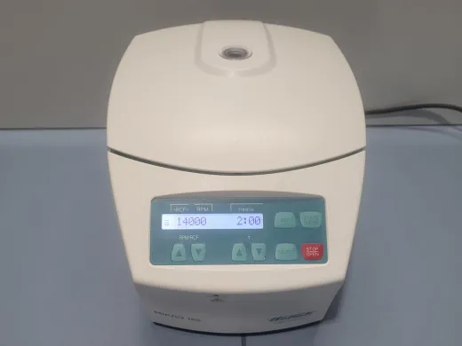 Tabletop Centrifuge MIKRO 185 by Hettich