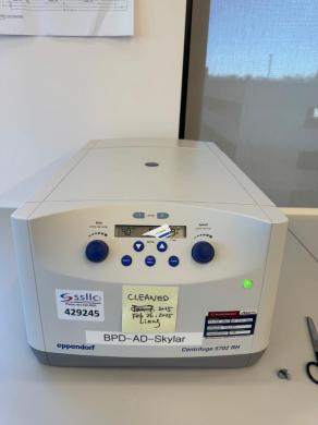 Eppendorf 5702 RH Refrigerated Centrifuges-cover
