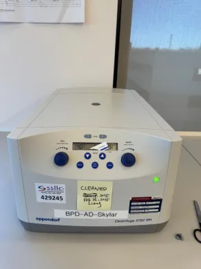 Eppendorf 5702 RH Refrigerated Centrifuges