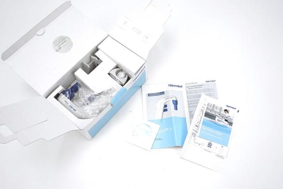 Eppendorf Easypet 3 Electronic Pipette Controller, 0.1–100 mL-cover