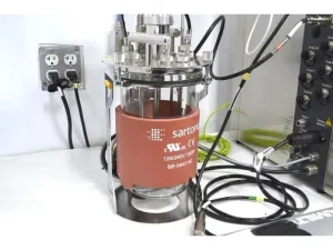 Sartorius Biostat B Benchtop Dual-Vessel Cell Culture Bioreactor System with Integrated pH and DO Control, 11 of 19