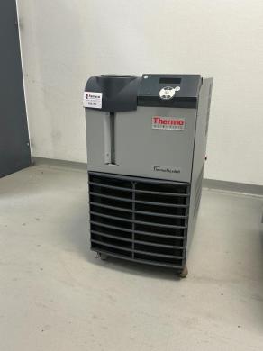 Thermo Scientific ThermoFlex 900 Refrigerated Circulator for Precise Temperature Control-cover