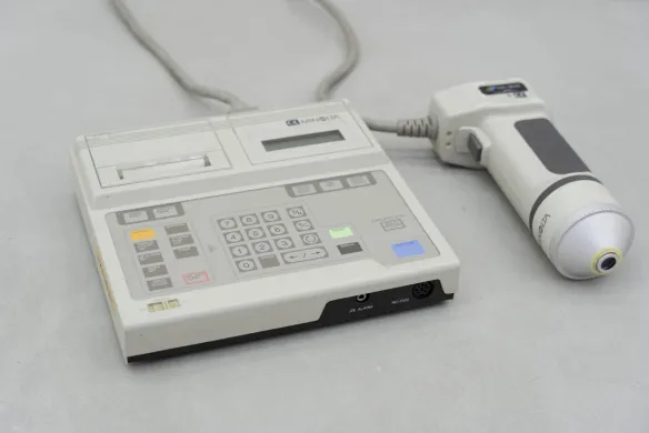 Minolta CR-300 Chromameter with DP-301 Data Processor for Precise Color Measurement