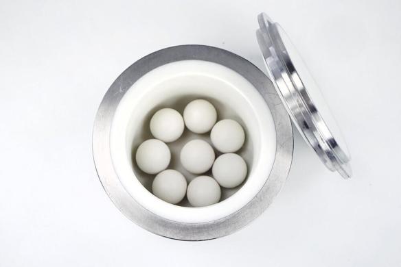 Retsch 30 mm Zirconium Oxide Grinding Balls, 8 Pieces, 05.368.0092-cover