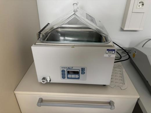 VWR Digital Laboratory Water Bath 12L with Transparent Lid-cover