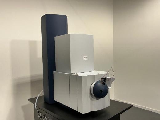 Bruker microTOF-Q II High-Resolution Quadrupole Time-of-Flight Mass Spectrometer-cover
