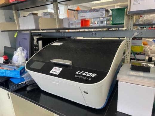 LI-COR Odyssey M Fluorescence and Chemiluminescence Imaging System-cover