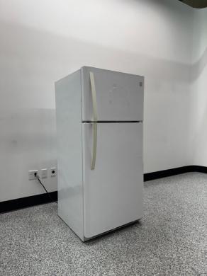 Kenmore 253.60412411 Top-Freezer Laboratory Refrigerator with Two-Door Configuration-cover